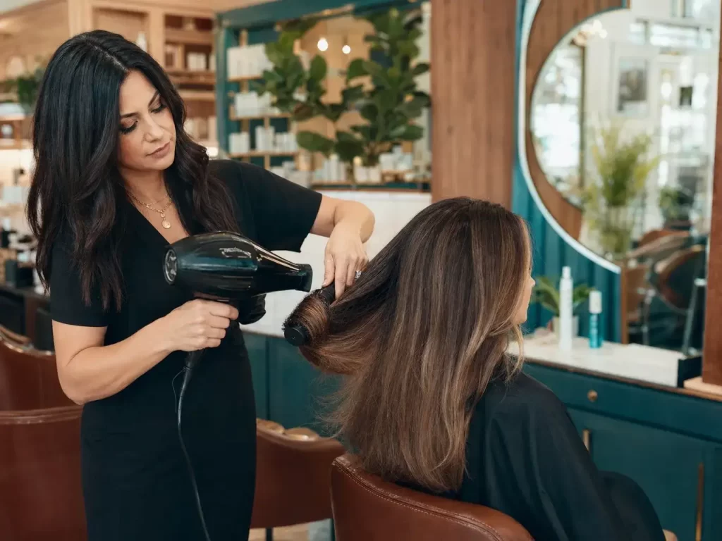 Smooth, long-lasting blowout finish